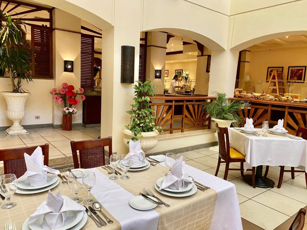 Sharm Grand Plaza Resort - Families And Couples Only Esterno foto Restaurant in the hotel