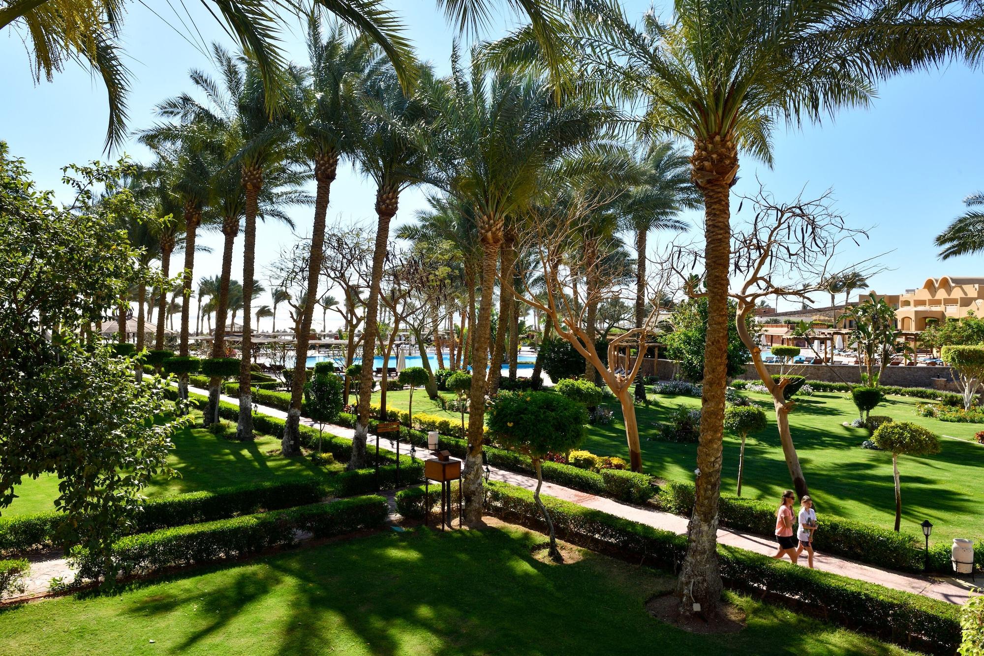 Sharm Grand Plaza Resort - Families And Couples Only Esterno foto Garden of the hotel