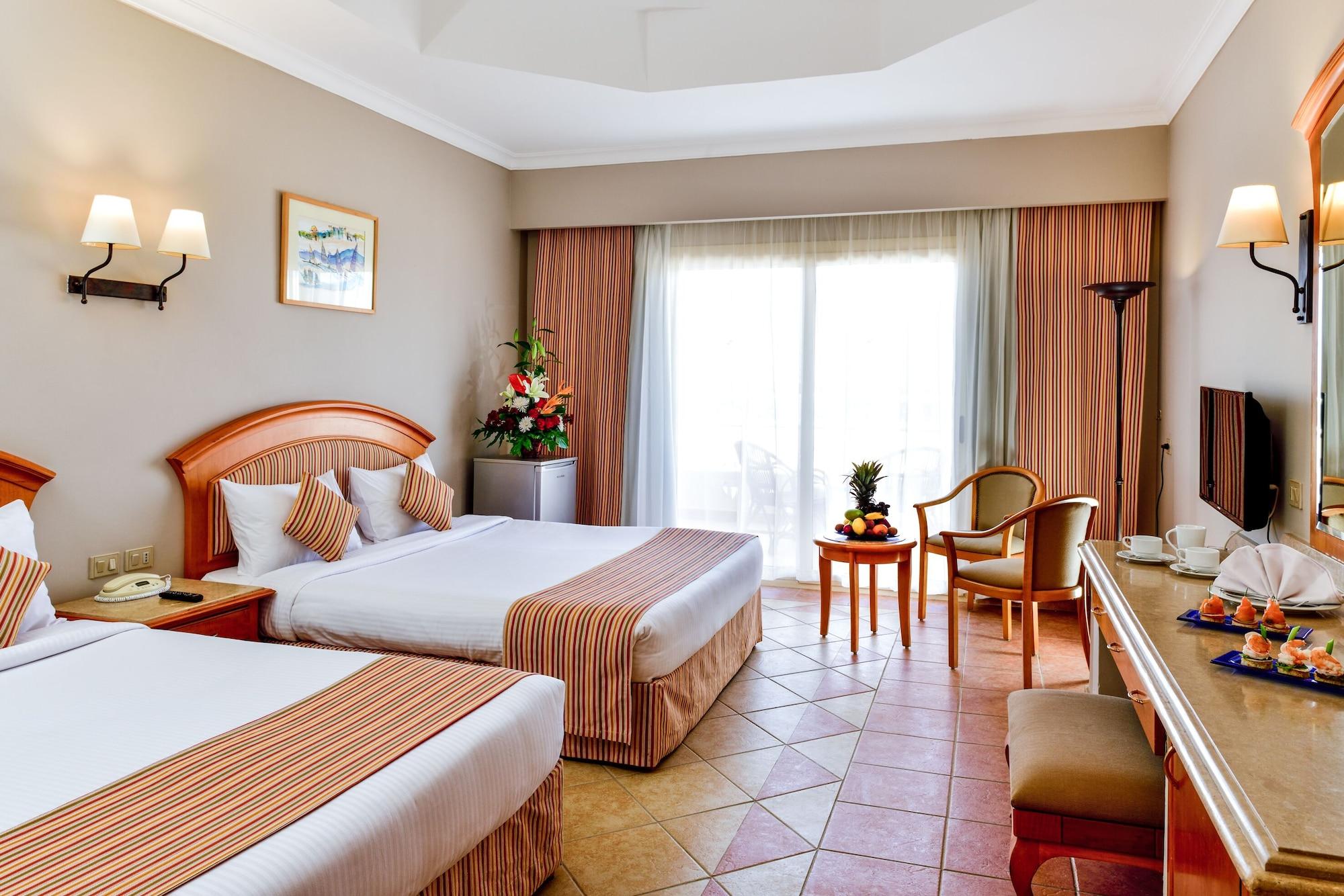 Sharm Grand Plaza Resort - Families And Couples Only Esterno foto A room at the hotel