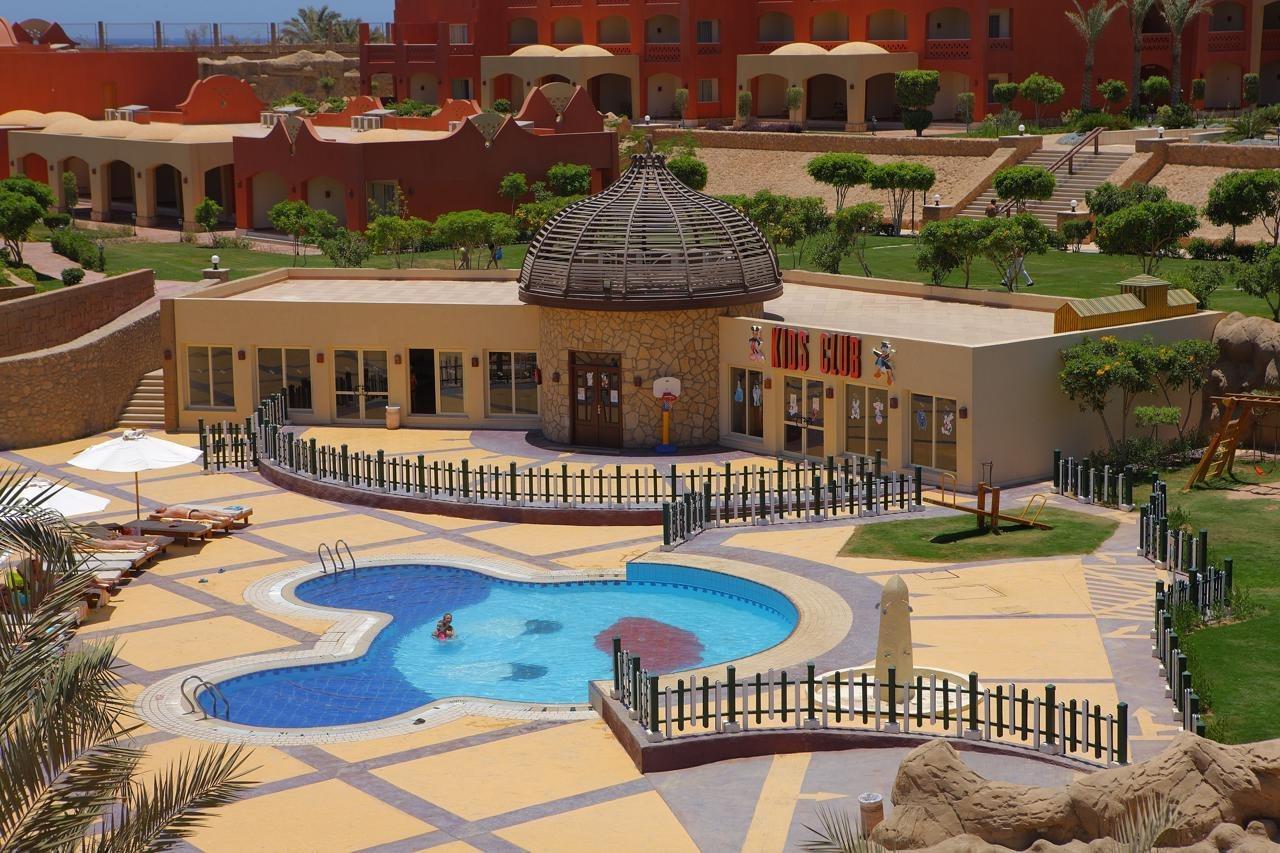 Sharm Grand Plaza Resort - Families And Couples Only Esterno foto The swimming pool at the Hilton Sharm El Sheikh