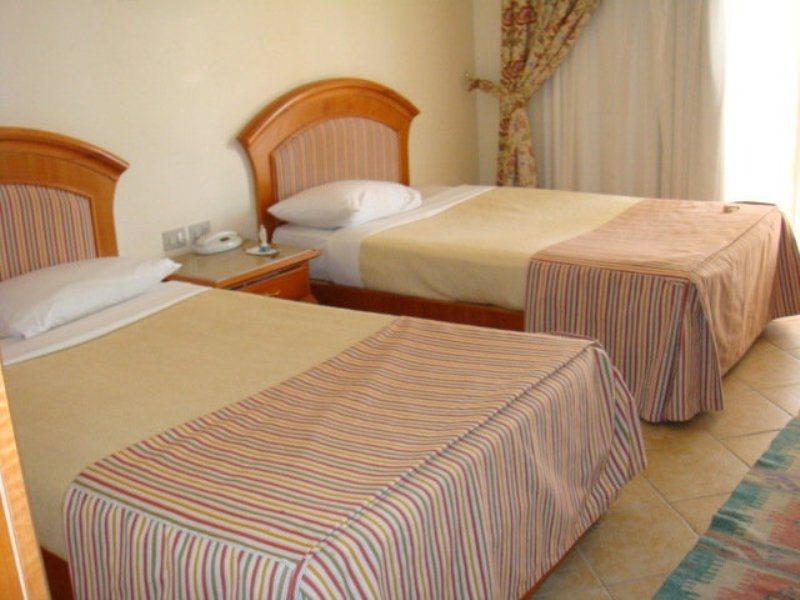 Sharm Grand Plaza Resort - Families And Couples Only Esterno foto Two single beds